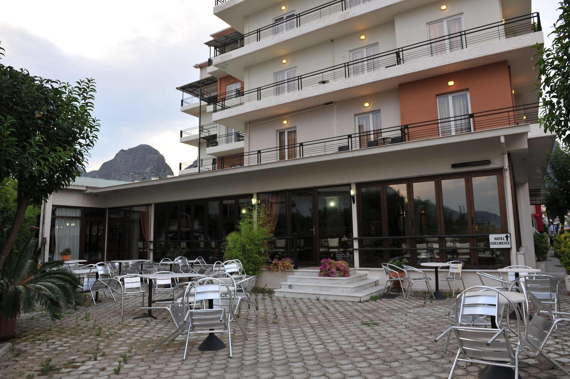 Hotel Edelweiss Kalambaka Exteriér fotografie